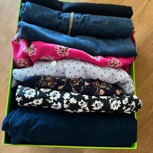 RESELLER BOX! ! 5-6 Items XS-S MYSTERY BOX 10 available!